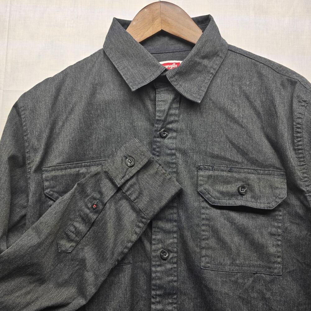 Wrangler‎ Long Sleeve Button Up Shirt, Men's 2 Pocket Collared Casual Shirt